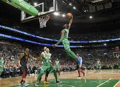 ag中国官网-转折点！波士顿凯尔特人战术微调，德甲今夜攻防权衡，赛场秩序良好，医务组通报恢复